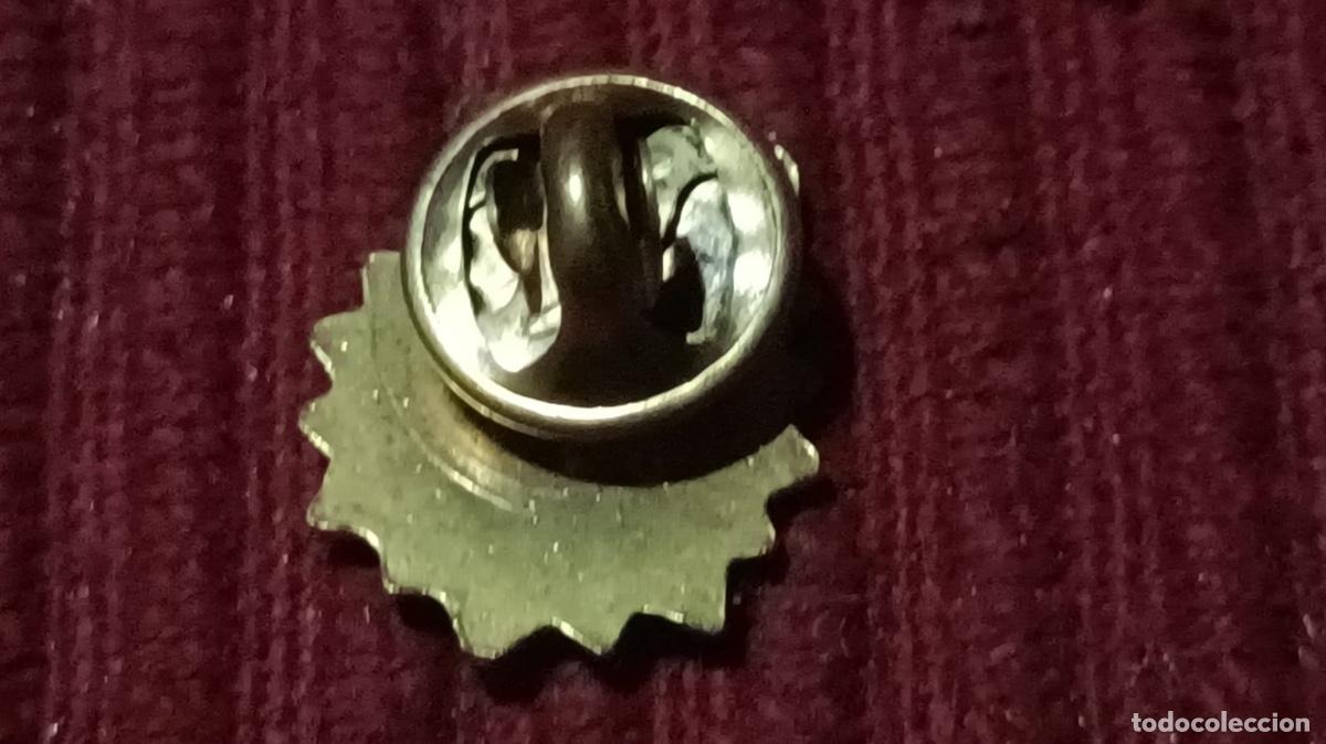 Militaria: Pin polic&iacute;a nacional - Foto 2