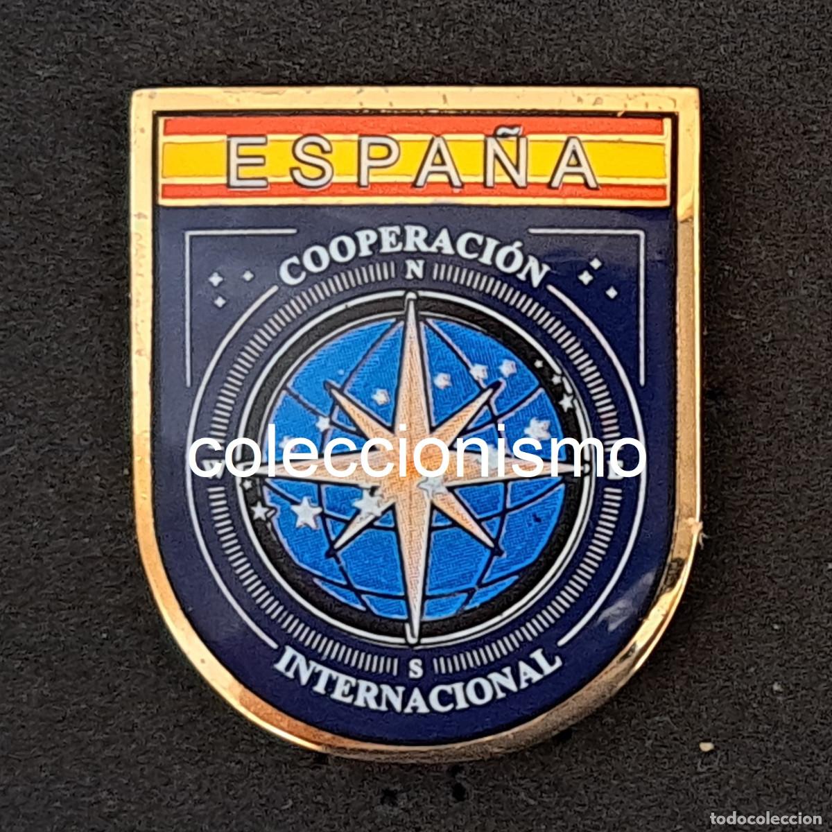 Militaria: Distintivo de Funci&oacute;n del &Aacute;rea de Cooperaci&oacute;n Internacional