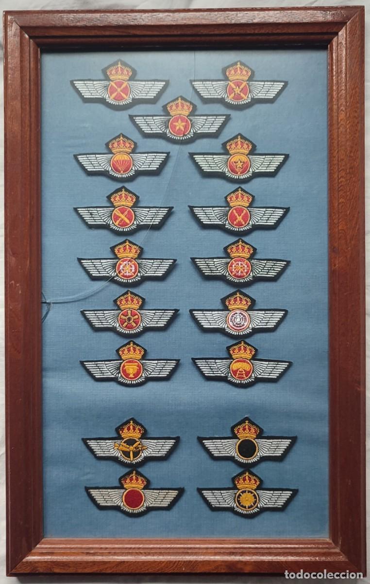 Militaria: CUADRO CON LOS EMBLEMAS BORDADOS DEL EJ&Eacute;RCITO DEL AIRE - Foto 1