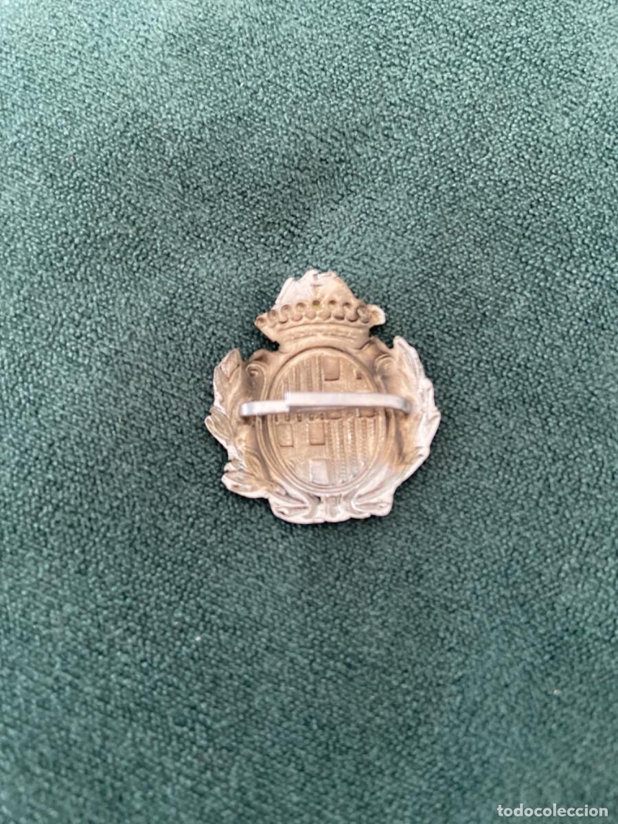 Militaria: Insignia Bomberos Barcelona - Foto 3