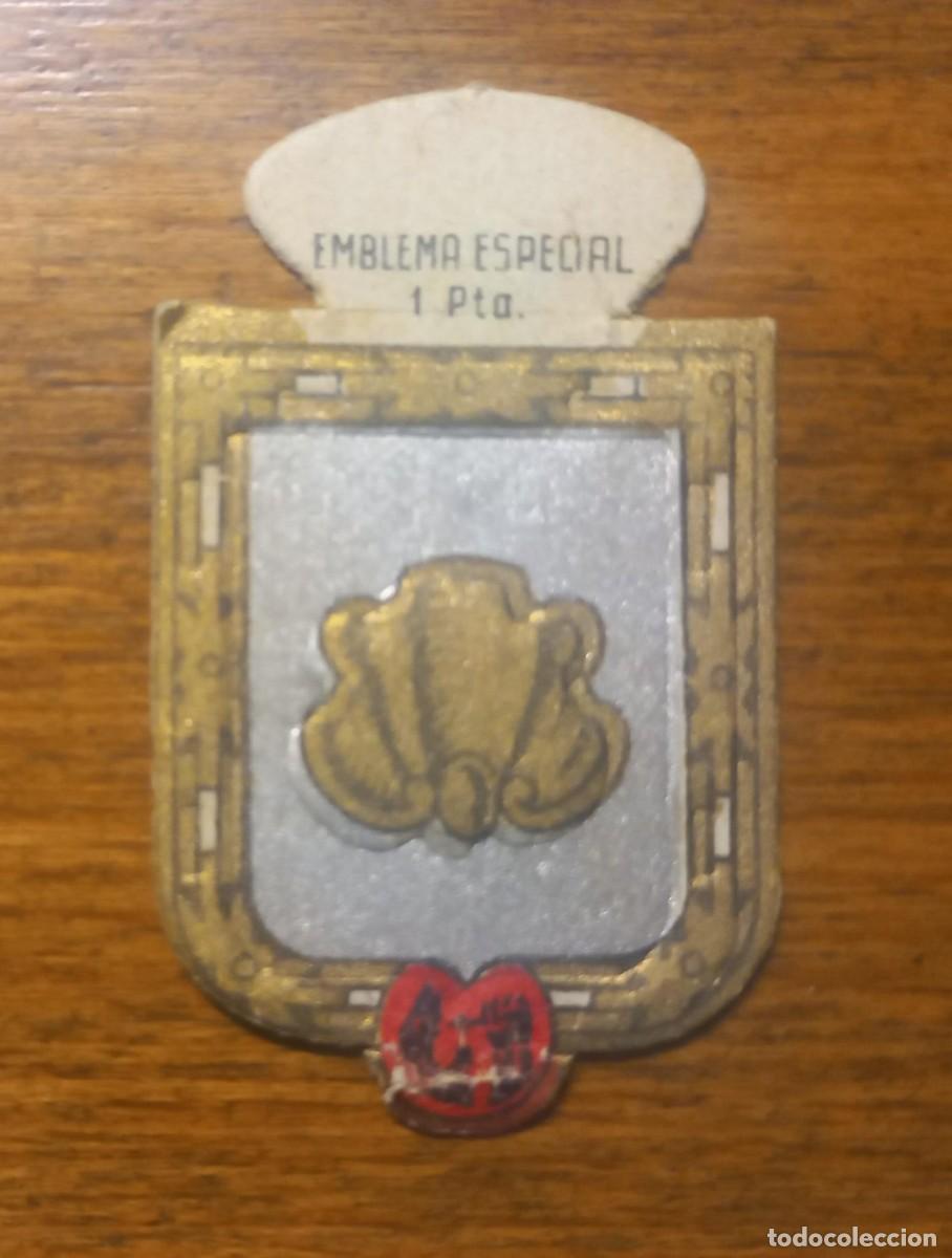 Militaria: Emblema auxilio social, especial 1 pts, serie B, N&ordm; 13, BINISALEM.