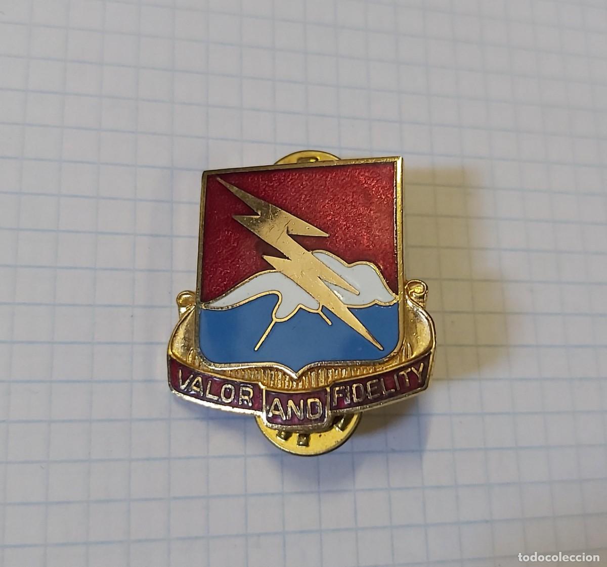 Militaria: Distintivo esmaltado - Foto 1