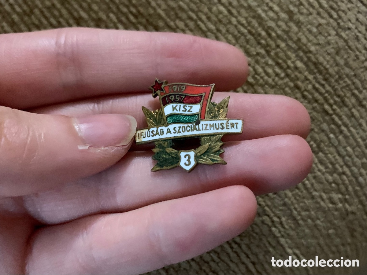 Militaria: INSIGNIA GRADO 3 ESTRELLA ROJA SCOUT KISZ DE LA LIGA DE JOVENES COMUNISTAS DE HUNGRIA