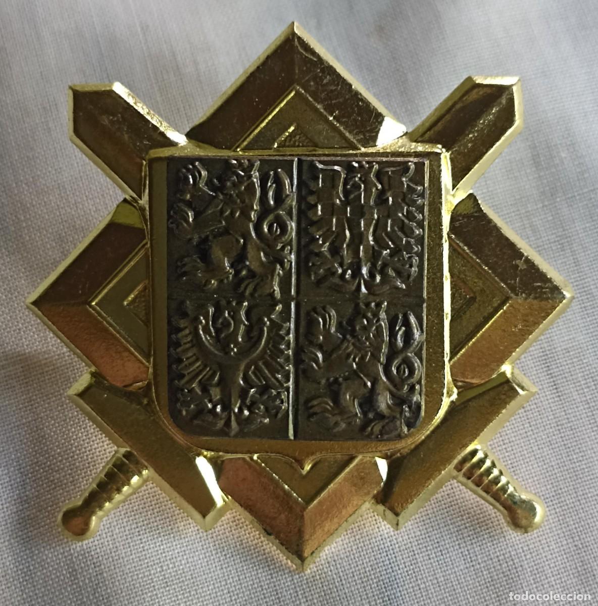 Militaria: Insignia dorada del ej&eacute;rcito de la Rep&uacute;blica Checa - Foto 1