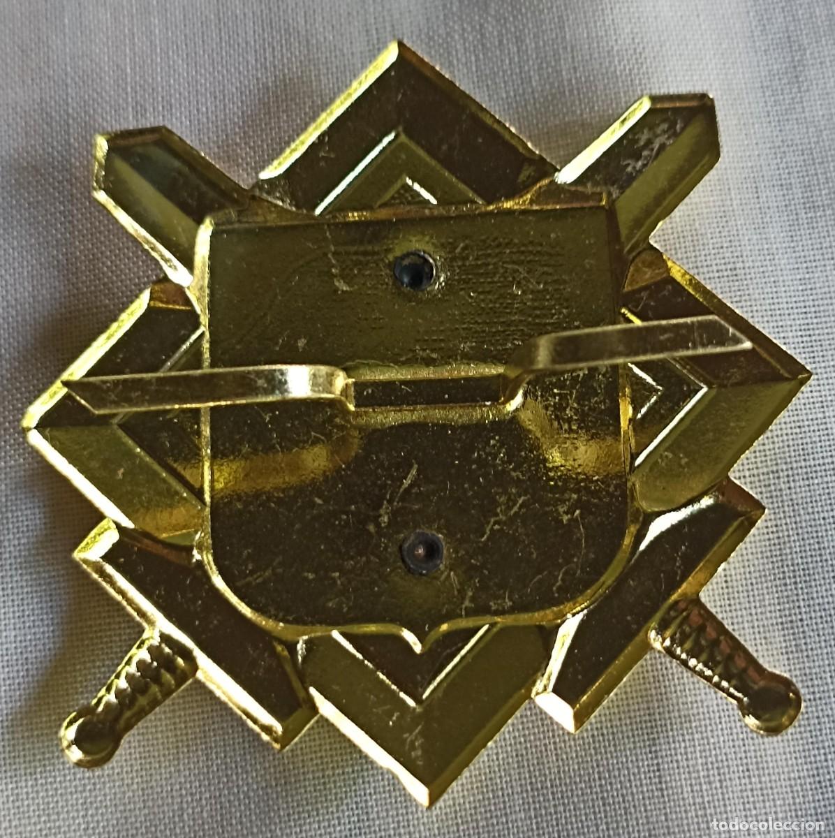 Militaria: Insignia dorada del ej&eacute;rcito de la Rep&uacute;blica Checa - Foto 3