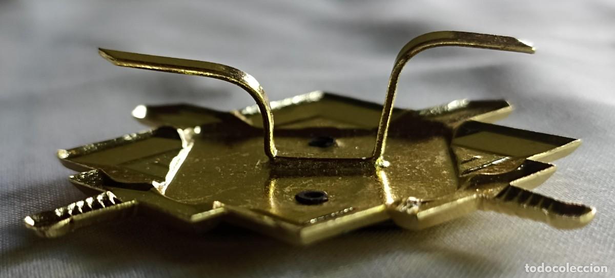 Militaria: Insignia dorada del ej&eacute;rcito de la Rep&uacute;blica Checa - Foto 4