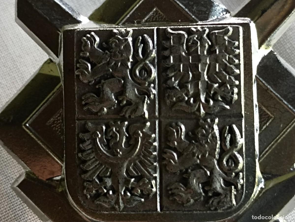 Militaria: Insignia plateada del ej&eacute;rcito de la Rep&uacute;blica Checa - Foto 2