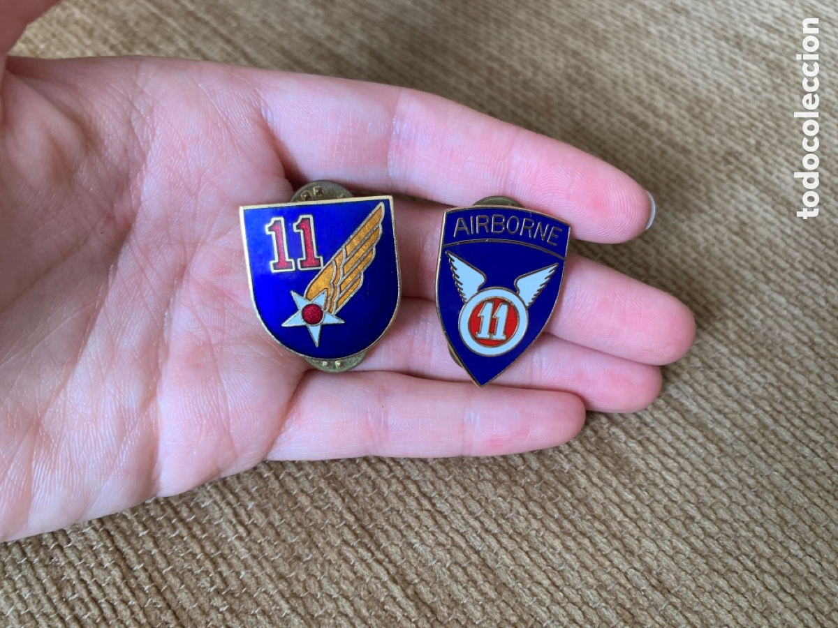Militaria: INSIGNIAS ESTADOS UNIDOS INFANTERIA AEROTRANSPORTADA Y 11 FUERZA AEREA USA