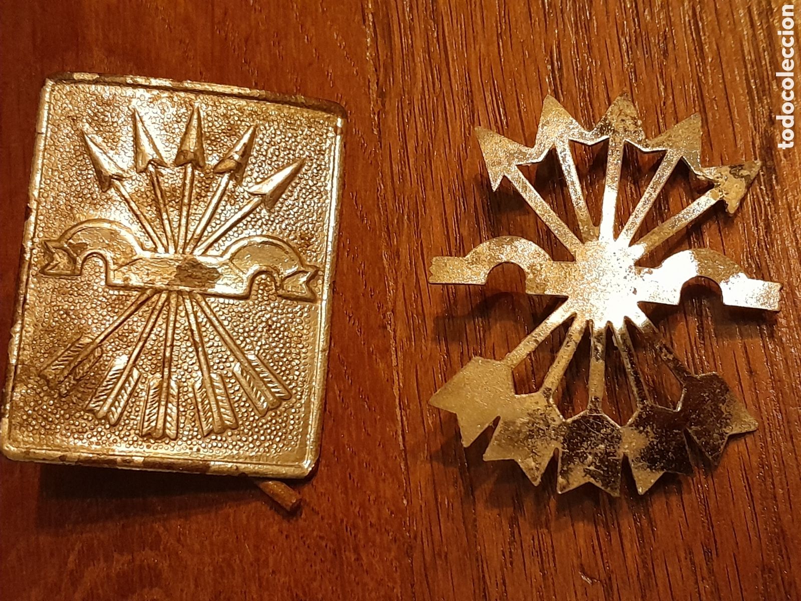 Militaria: Hebilla y flechas falange - Foto 1