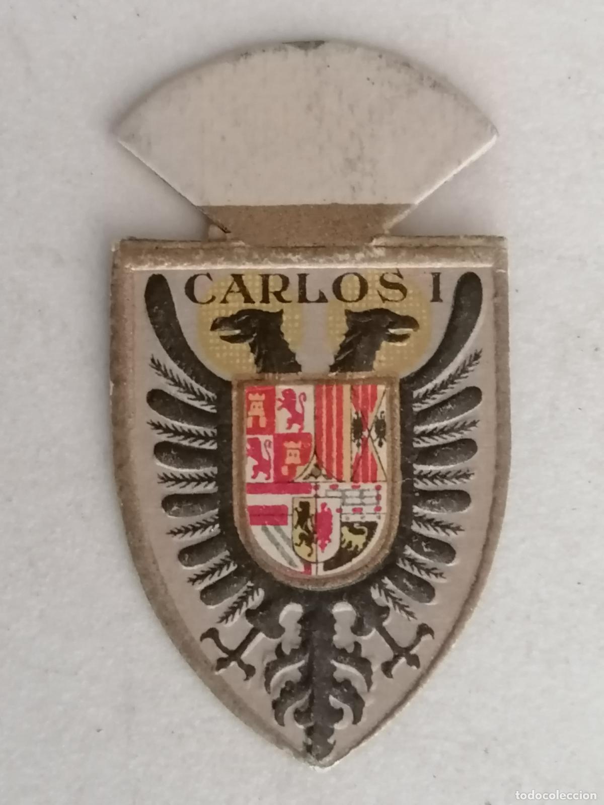 Militaria: EMBLEMA DE CARTON, AUXILIO SOCIAL, SERIE C - N&ordm; 5, ARMAS DE CARLOS I
