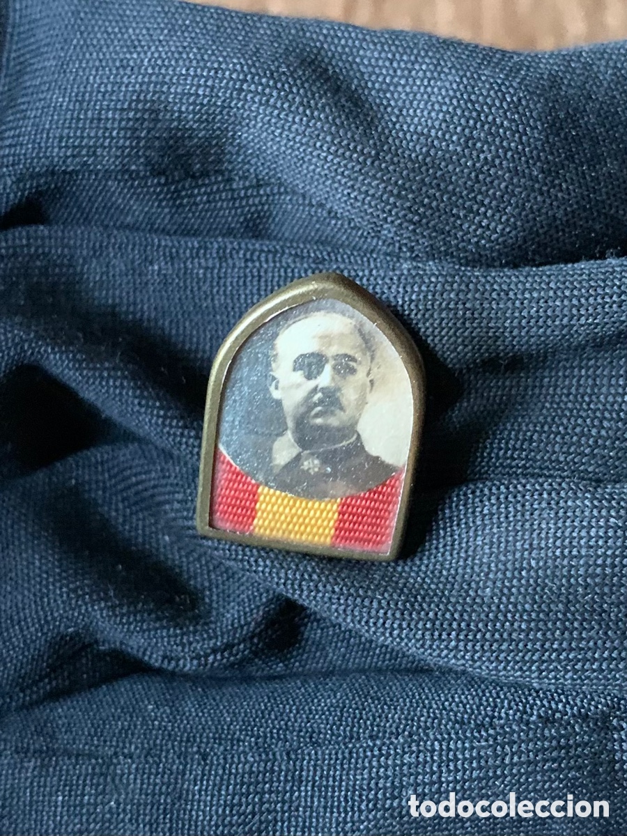 Militaria: ANTIGUA INSIGNIA DE SOLAPA FRANCO GUERRA CIVIL