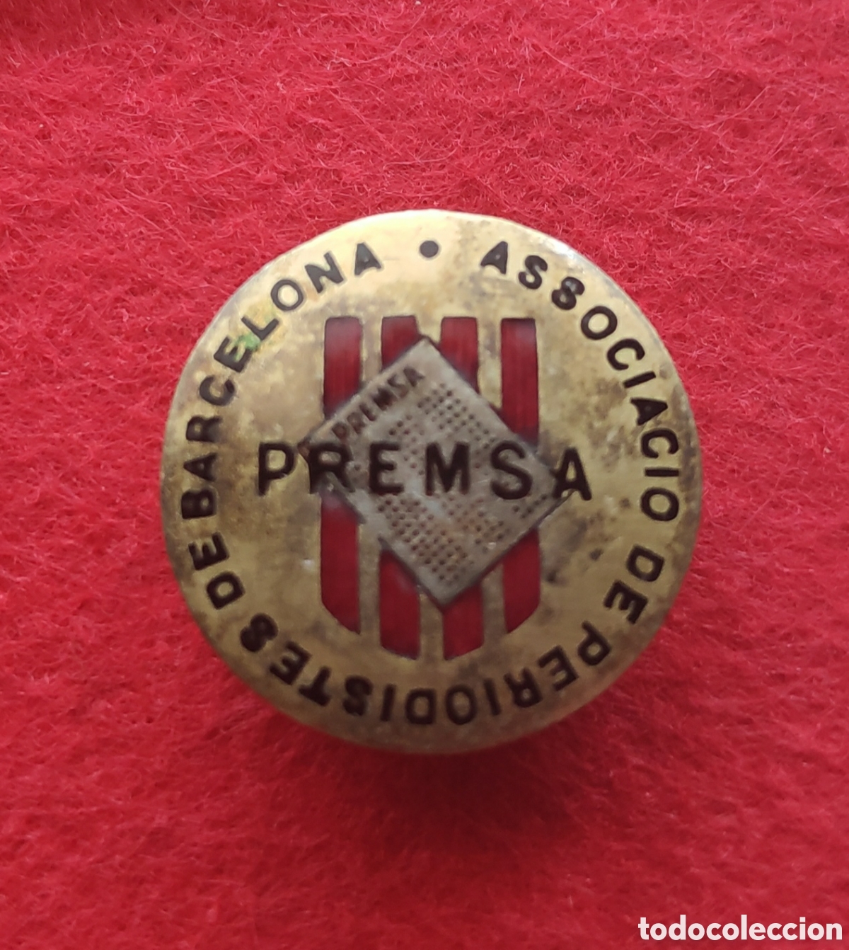 Militaria: Antigua y rara insignia de associacio de periodistes de barcelona premsa, guerra civil