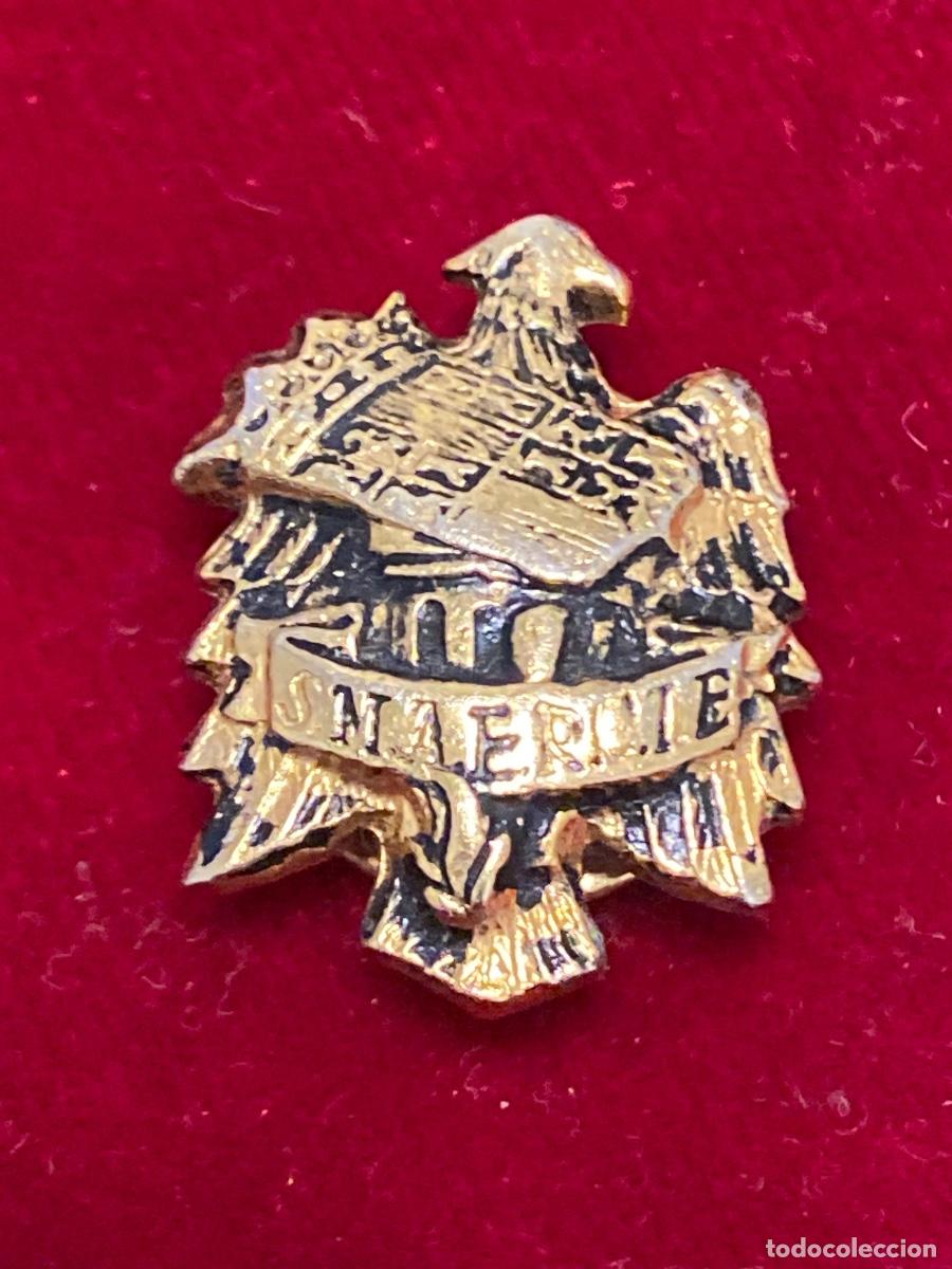 Militaria: Pins &eacute;poca de Franco . - Foto 1
