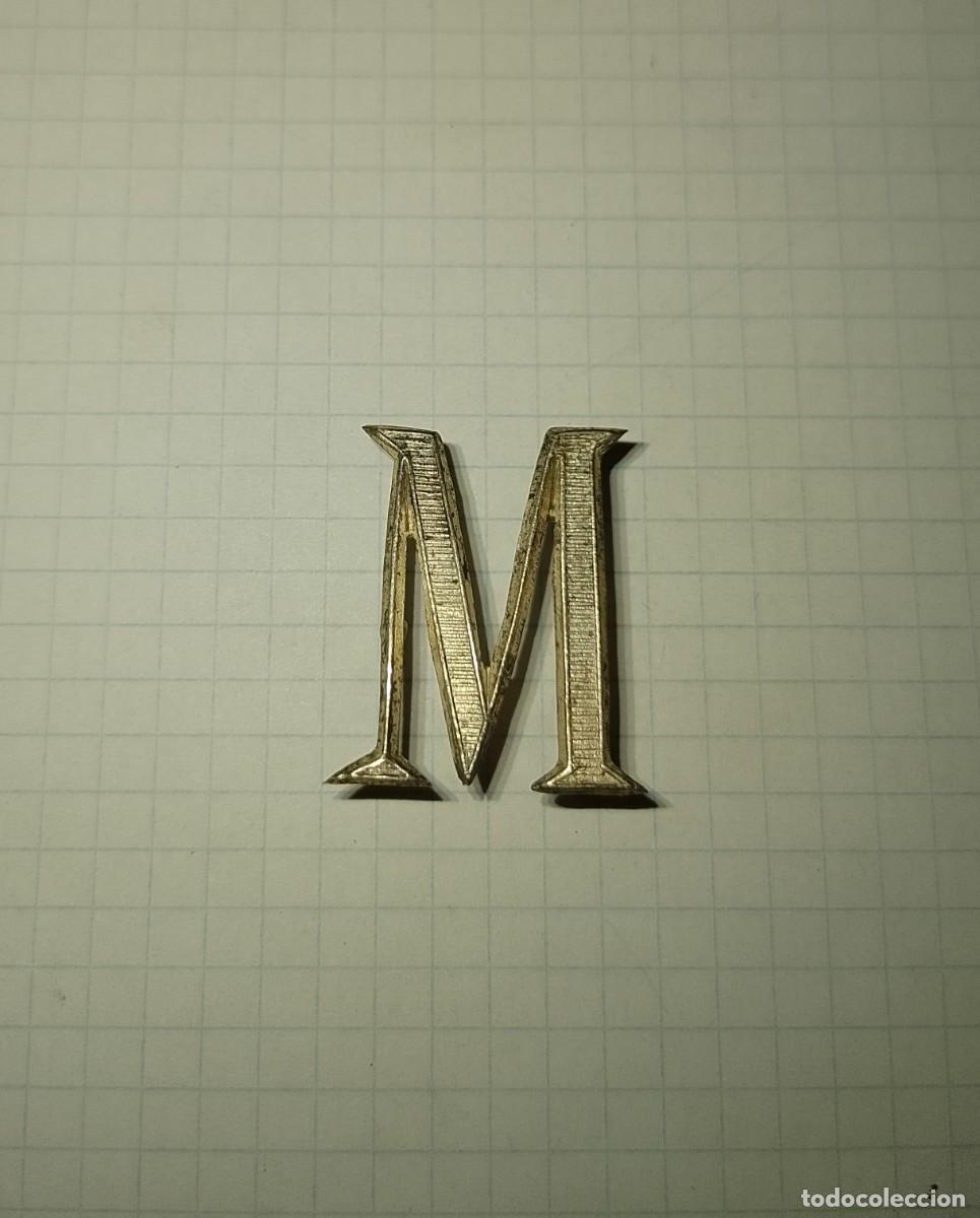 Militaria: Insignia 'M' de cuello, 2,5 x 1,9cm