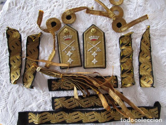 Militaria: Lote Hombreras de gala entorchados de Vicealmirante &eacute;poca Franco. Ver fotos