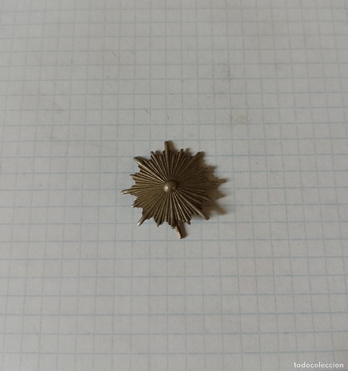 Militaria: Distintivo plateado, 2 cm - Foto 1