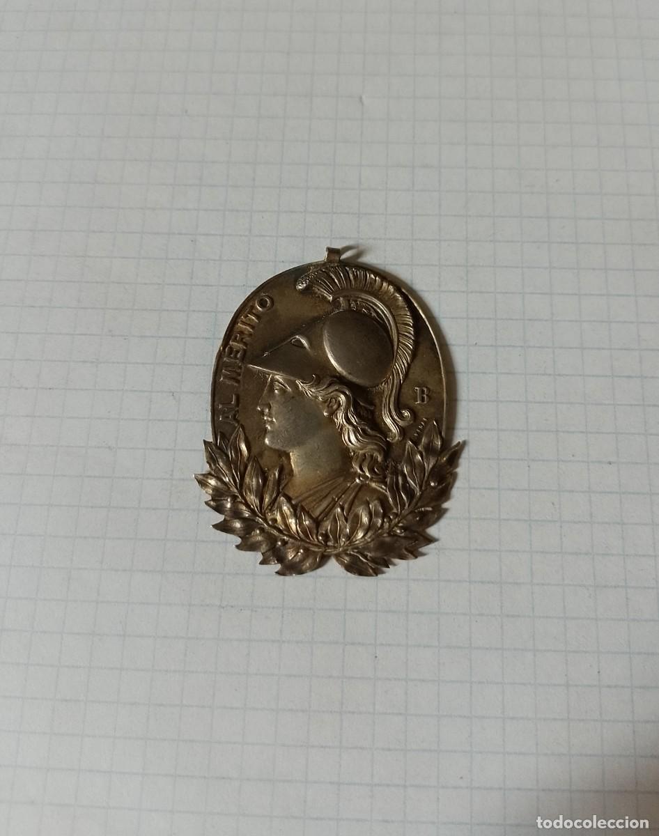 Militaria: Medalla al m&eacute;rito, plateada - Foto 1