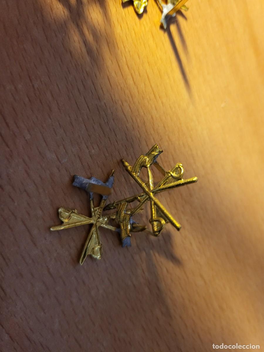 Militaria: Lote 30 distinitvos de solaba de caballeria a&ntilde;os 70