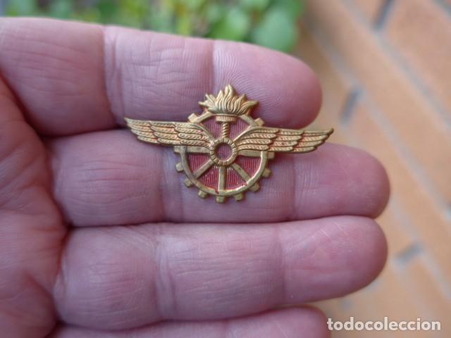 Militaria: ANTIGUO EMBLEMA DEL CUERPO DE TREN EJERCITO DE LA REPUBLICA GUERRA CIVIL INSIGNIA 4,1 x 2,5 cm