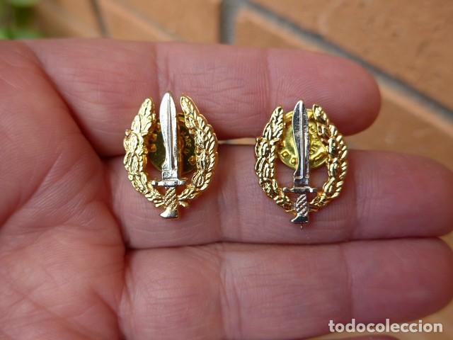 Militaria: DOS INSIGNIAS PIN DE LA COE