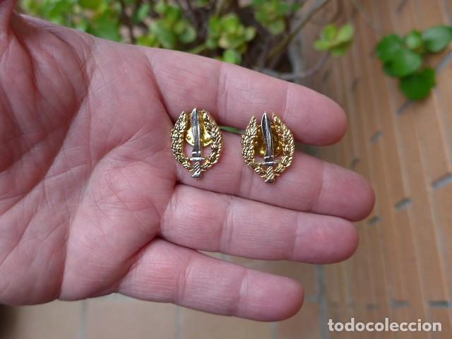 Militaria: DOS INSIGNIAS PIN DE LA COE - Foto 4