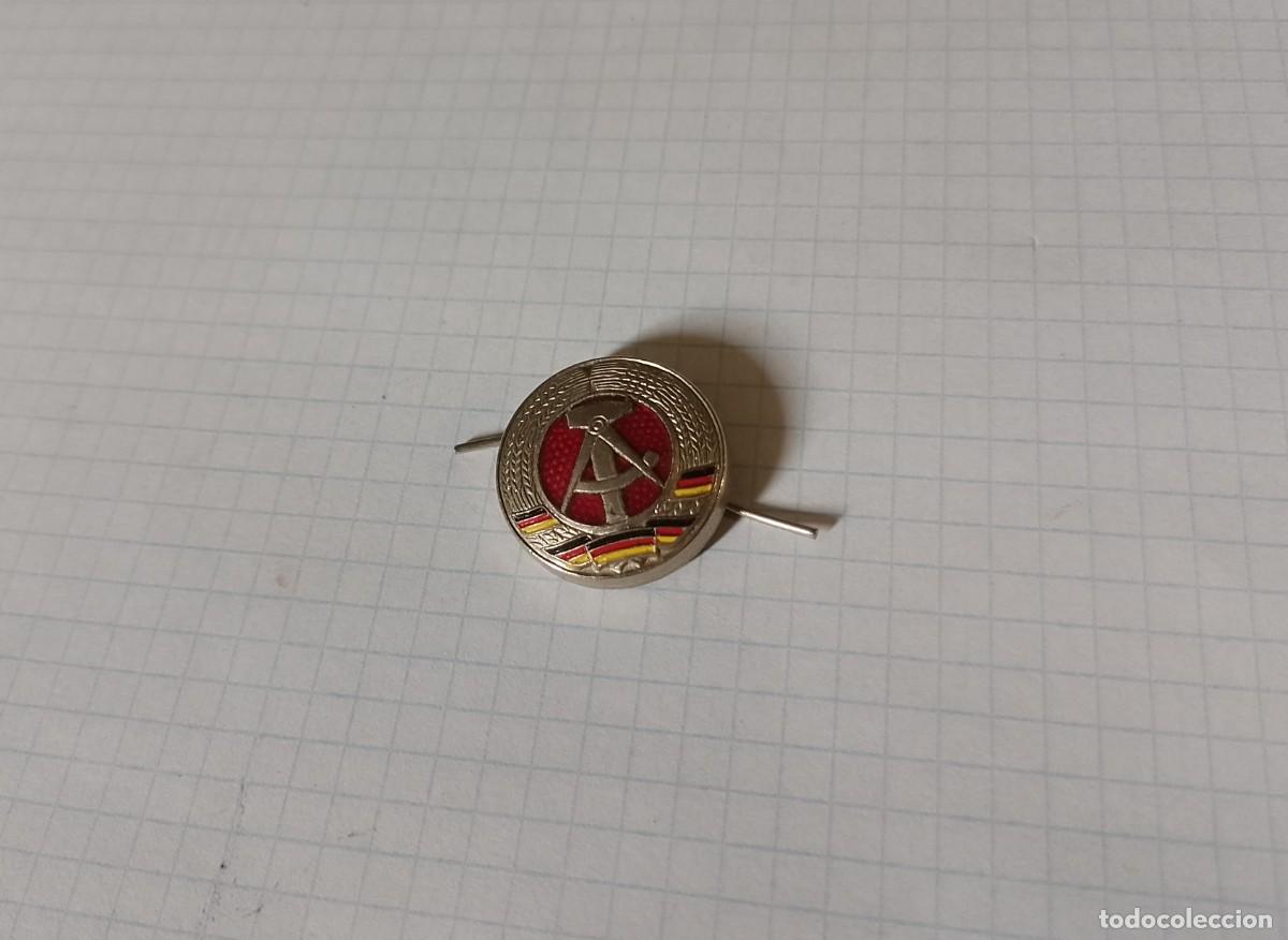 Militaria: Cocarda alemana de la RDA, esmaltada - Foto 1