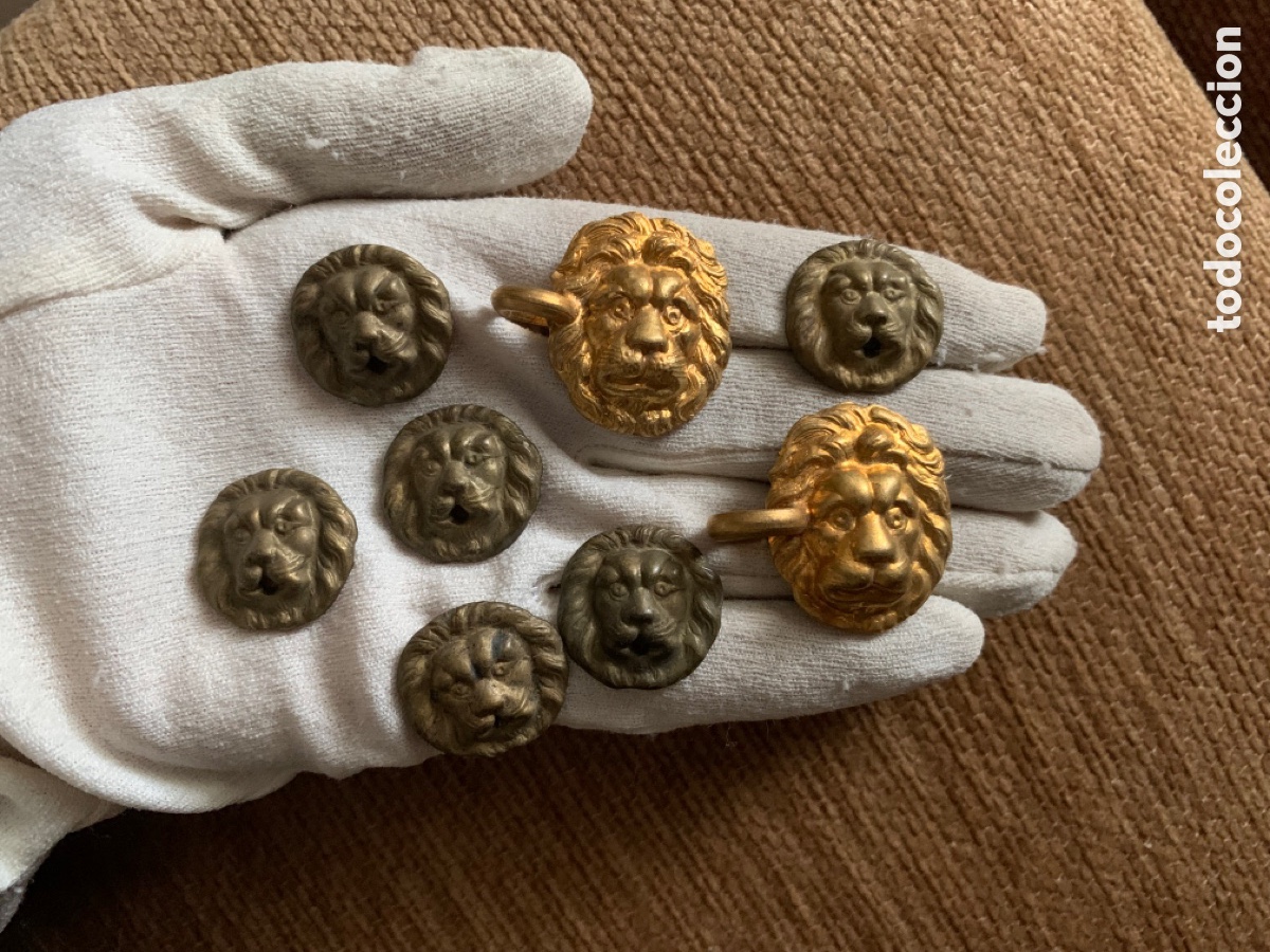 Militaria: LOTE ANTIGUOS EMBLEMAS LEON PARA CASCO DE CABALLERIA