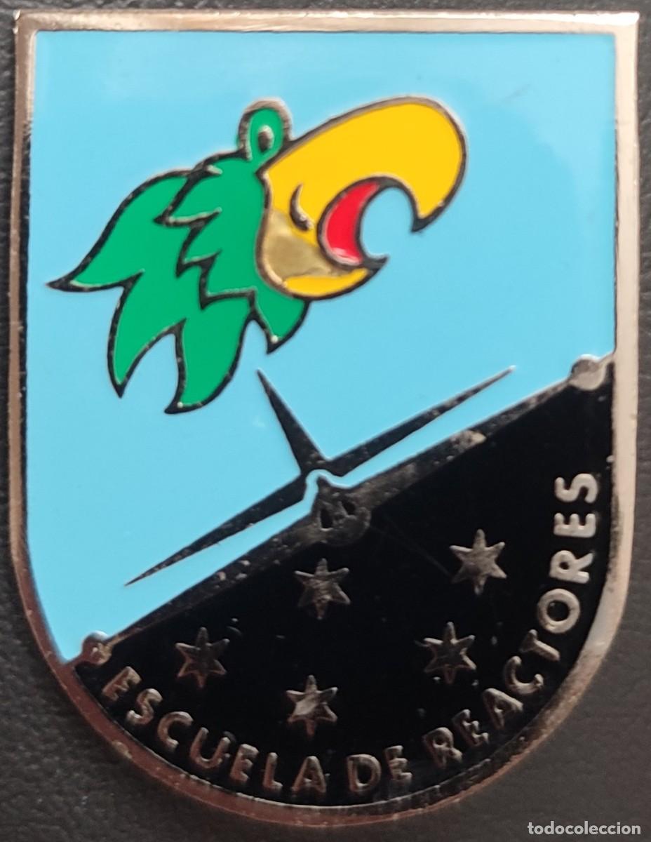 Militaria: EMBLEMA DE PECHO DE LA ESCUELA DE REACTORES DEL EJ&Eacute;RCITO DEL AIRE - Foto 1