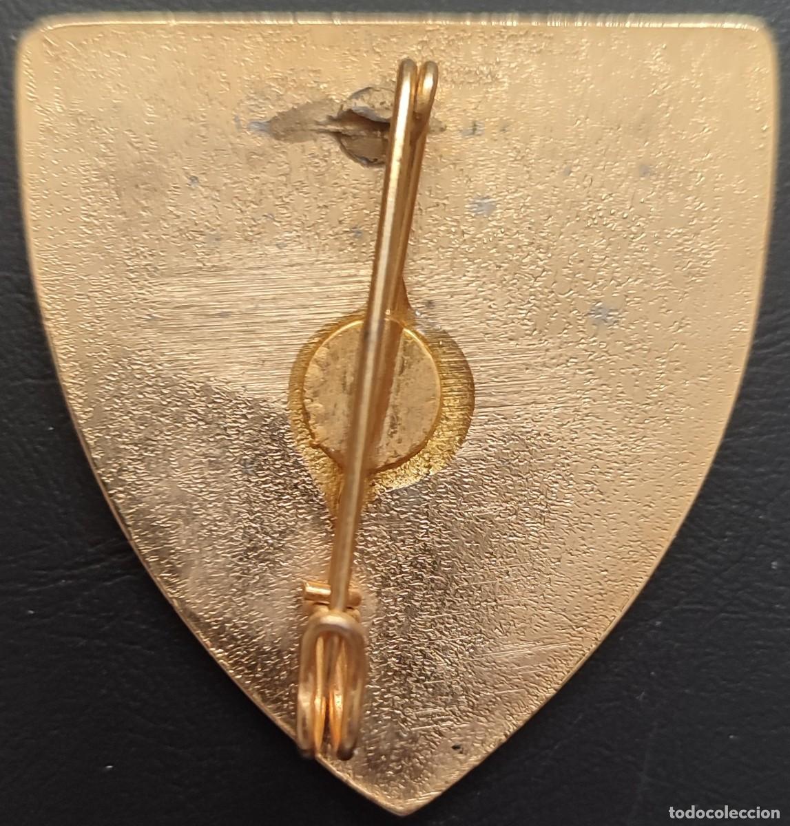 Militaria: EMBLEMA DE PECHO DE LA RESIDENCIA DE NAVACERRADA. EJ&Eacute;RCITO DEL AIRE - Foto 2