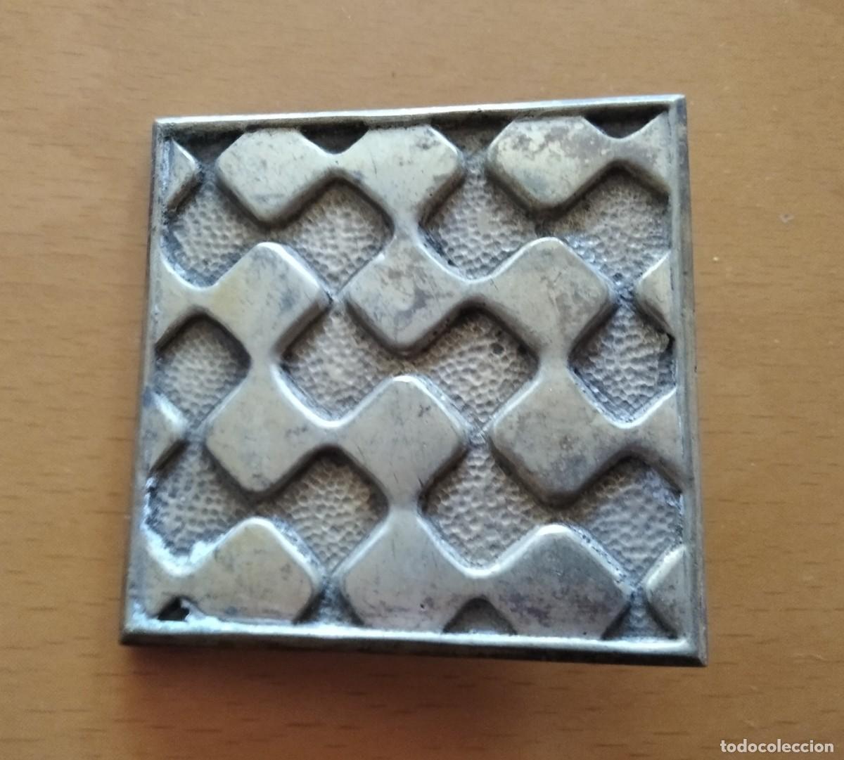 Militaria: Placa de lat&oacute;n - Foto 1