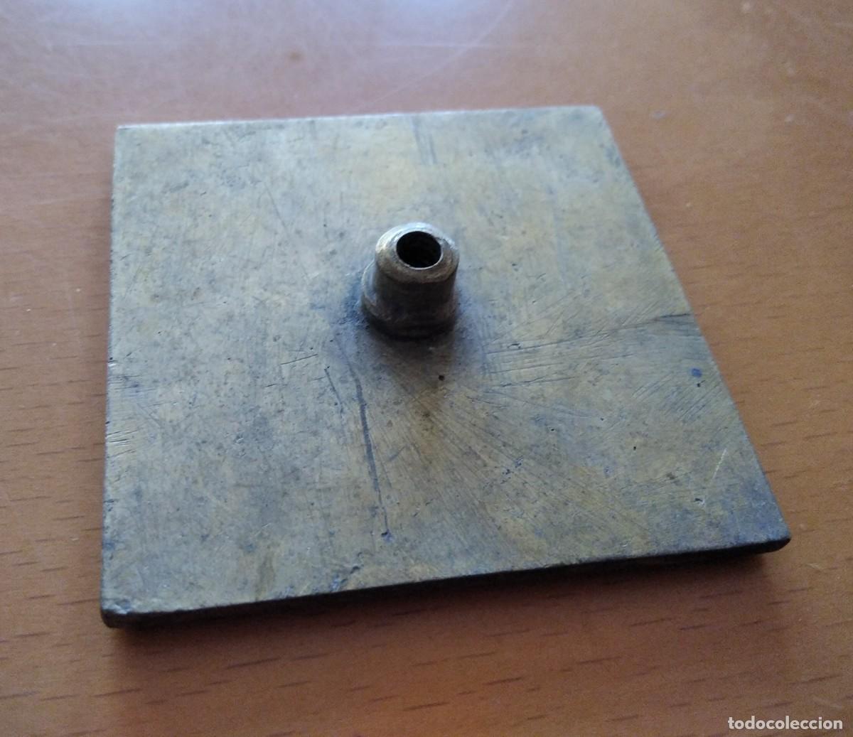 Militaria: Placa de lat&oacute;n - Foto 2