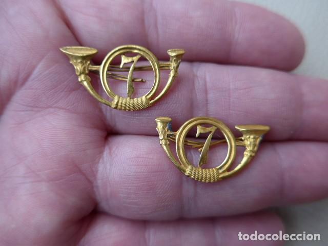 Military Antiques: ANTIGUOS EMBLEMAS DE CUELLO CAZADORES 7 EPOCA ALFONSO XII - XIII GUERRA DE CUBA - IZQUIERDO DERECHO