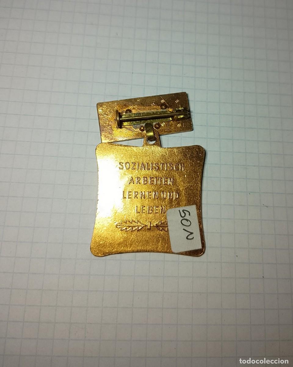 Militaria: Medalla al trabajo, RDA - Foto 3