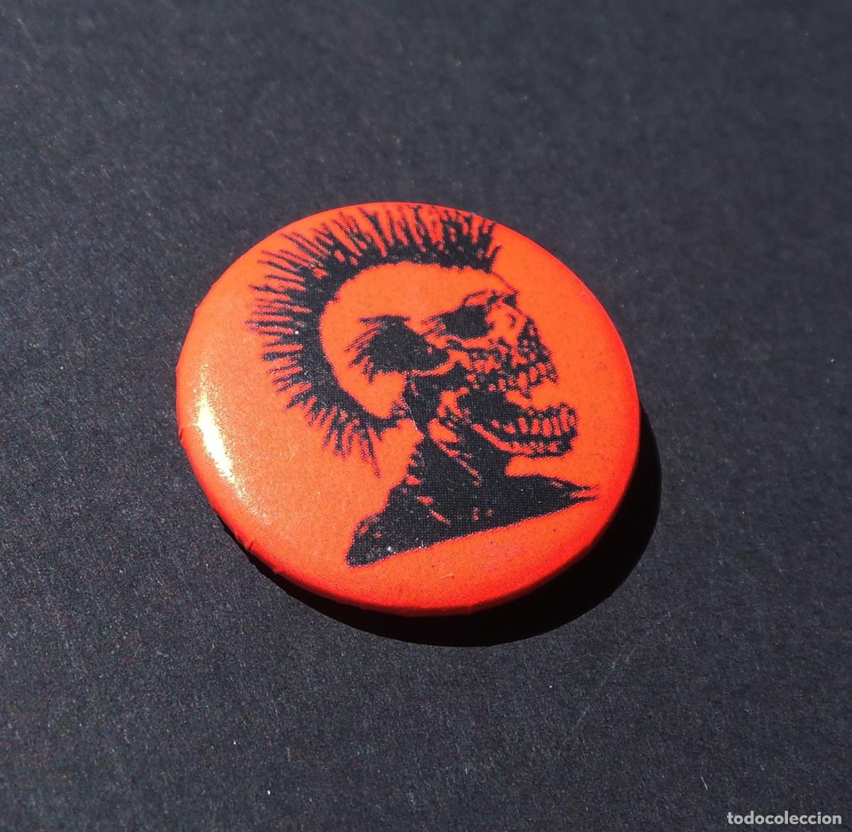 Militaria: CHAPA CALAVERA PUNK. - Foto 2