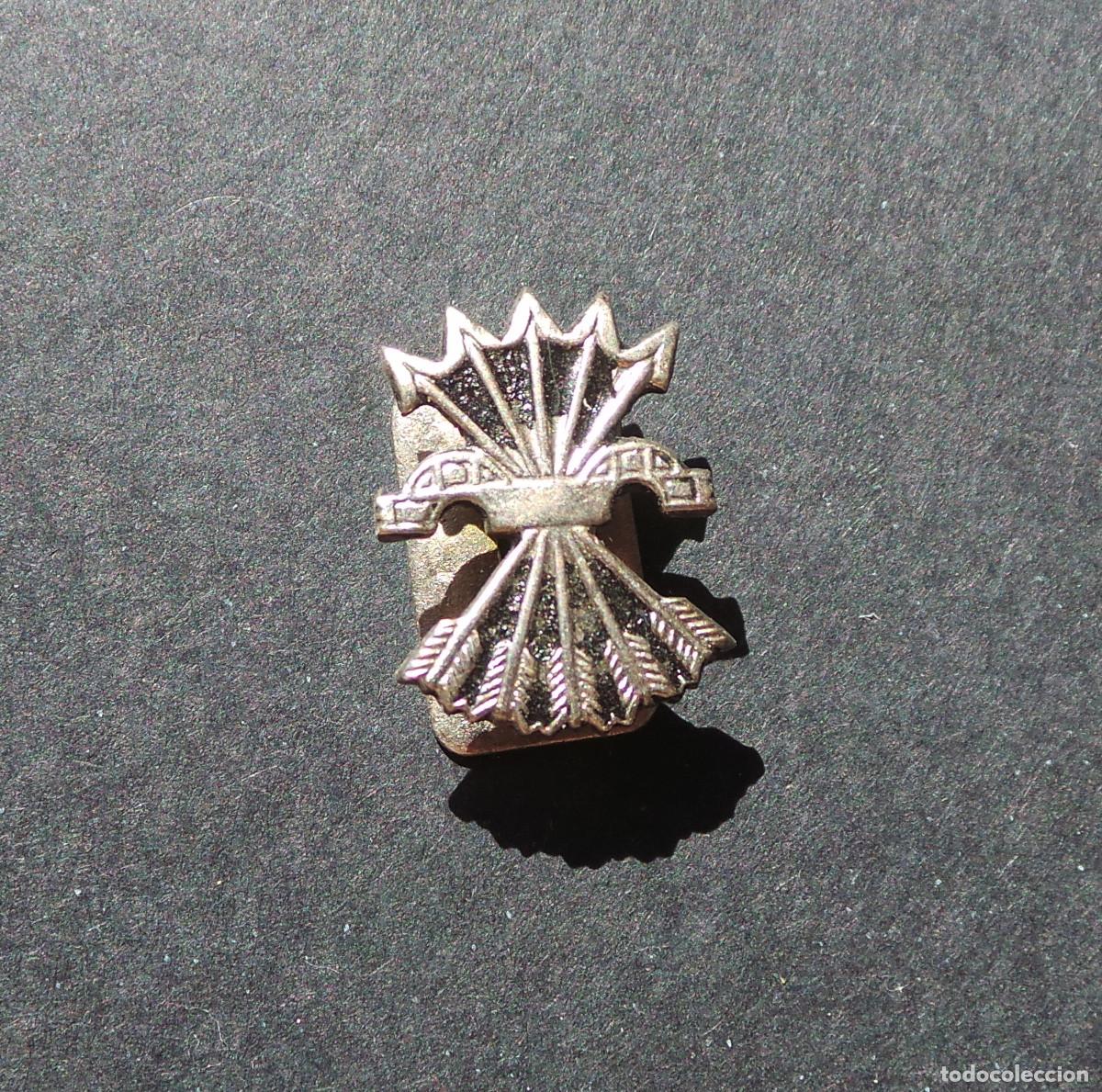 Militaria: YUGO Y FLECHAS, NUMERADA, INSIGNIA DE SOLAPA. - Foto 1