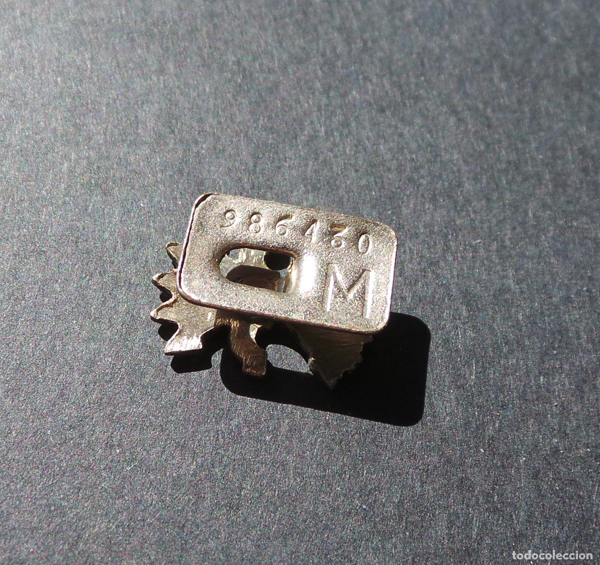 Militaria: YUGO Y FLECHAS, NUMERADA, INSIGNIA DE SOLAPA. - Foto 3