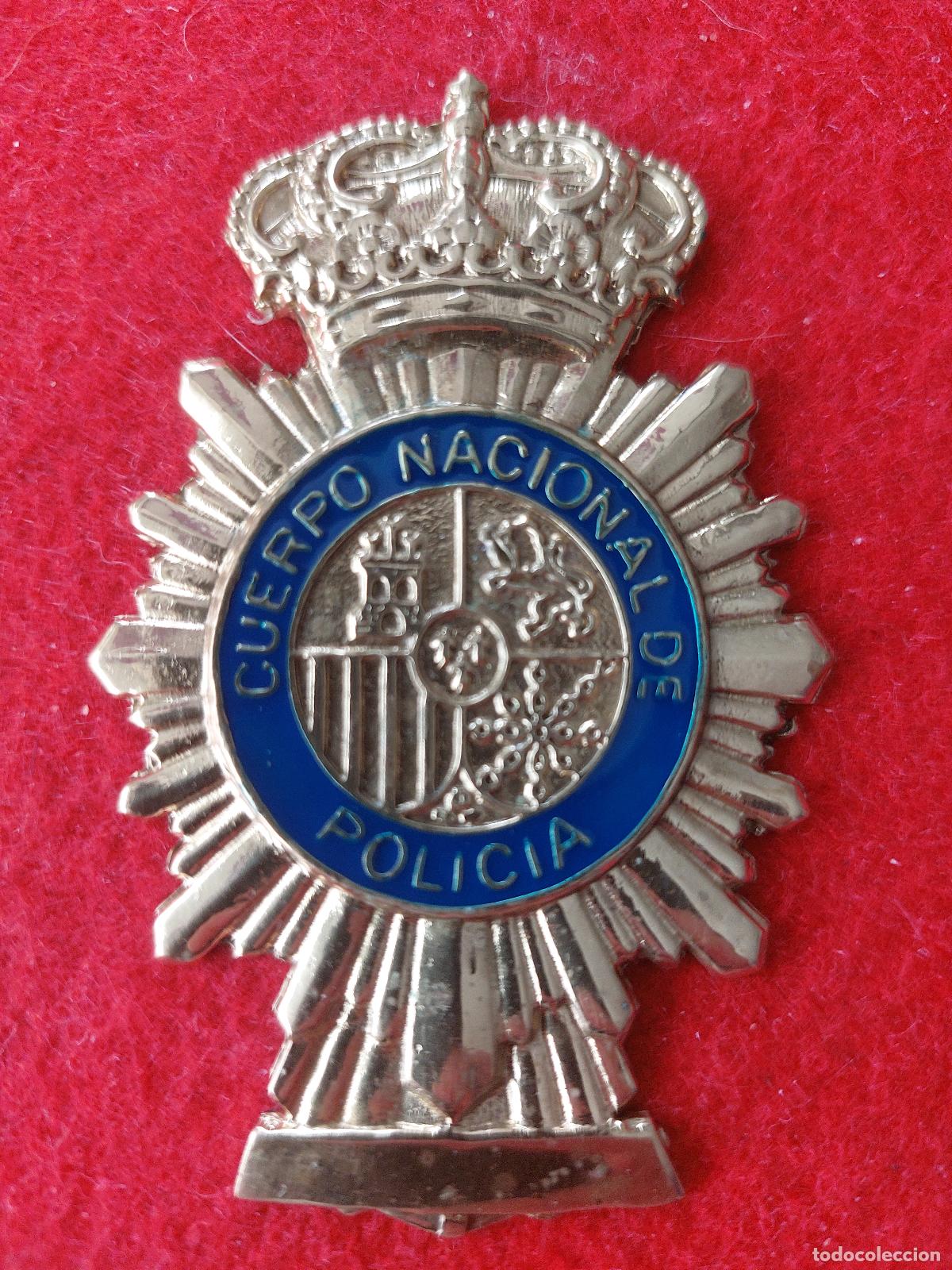 Military Antiques: Reproduccion de la placa de Policia Nacional.