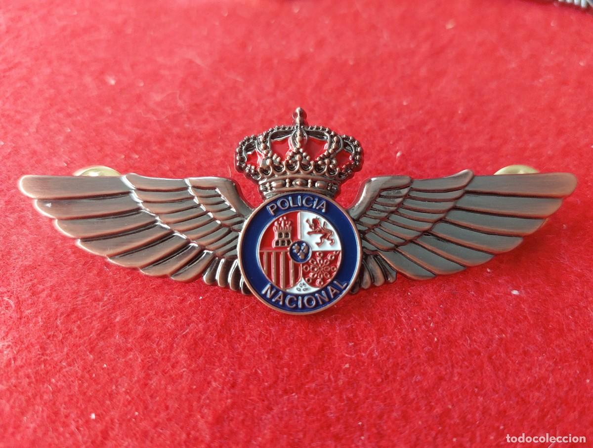 Military Antiques: Distintivos de Servicio Aereo de la Policia Nacional