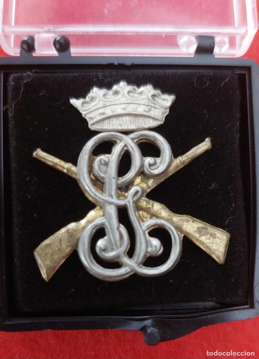 Militaria: DISTINTIVO DE CUELLO DE LA UNIFICACION DE LOS CARABINEROS CON LA GUARDIA CIVIL