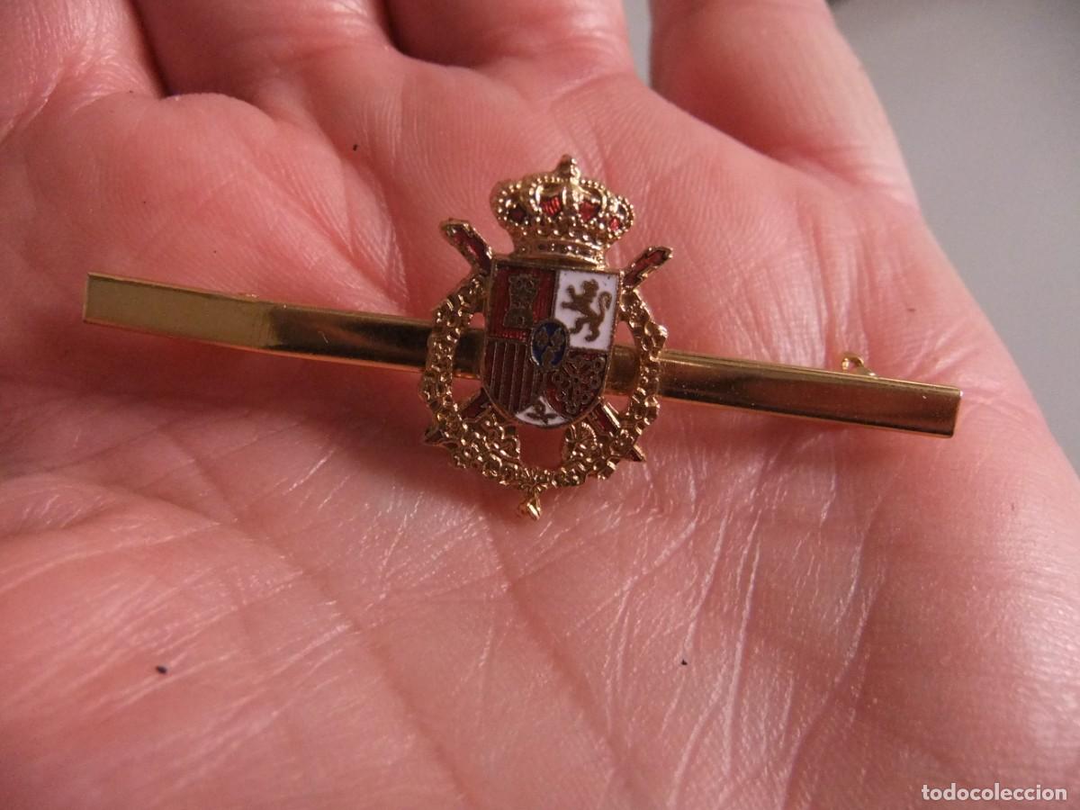 Militaria: pisacorbatas de la casa real - Foto 3
