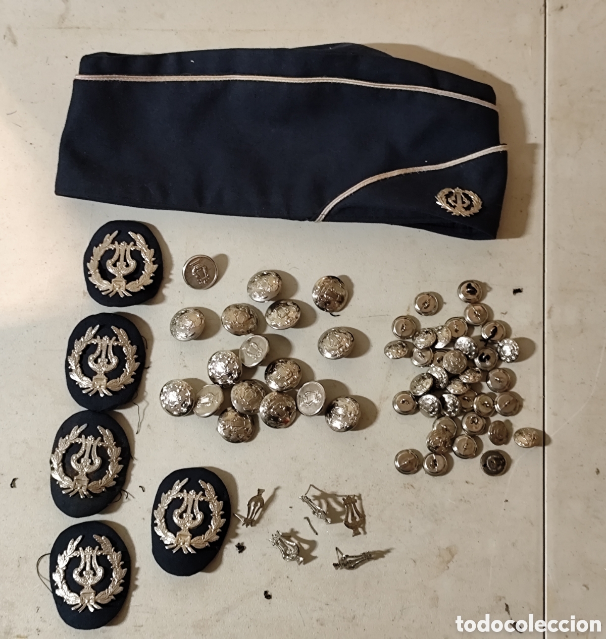 Militaria: Lote art&iacute;culos banda musical