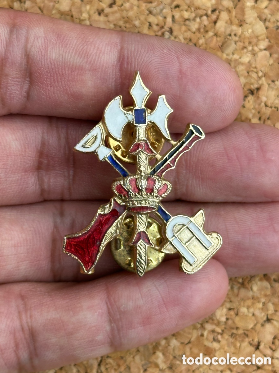 Militaria: EMBLEMA DE LA LEGION ESPA&Ntilde;OLA CON ESMALTE