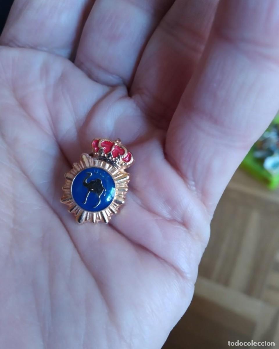 Military Antiques: PIN CUERPO NACIONAL DE POLICIA SAHARA CAMELLO DROMEDARIO. VER FOTOS