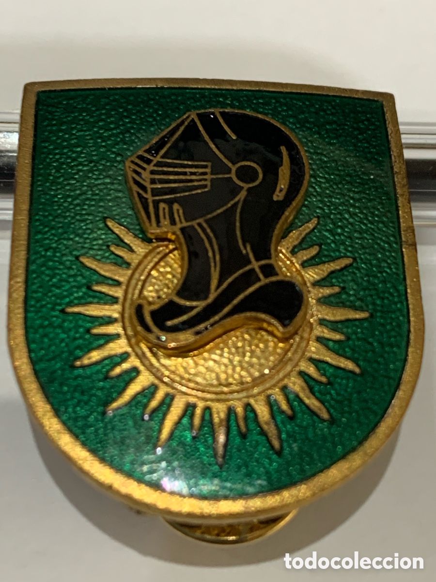 Militaria: Distintivo de Pecho - curso - Superior de Log&iacute;stica de Material del Ej&eacute;rcito de Tierra de Espa&ntilde;a
