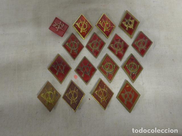 Militaria: Lote de 16 antiguas insignias rombos originales de infanteria franquista, epoca de Franco.