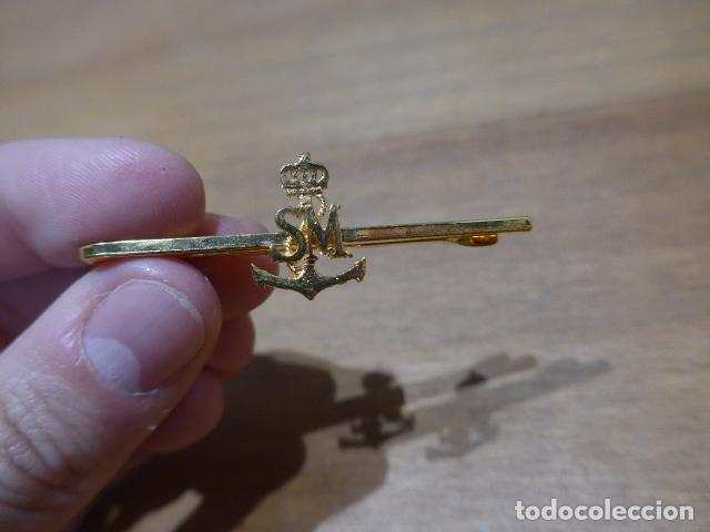 Militaria: Antigua insignia aguja de corbata de salvamiento maritimo, marina o armada espa&ntilde;ola.