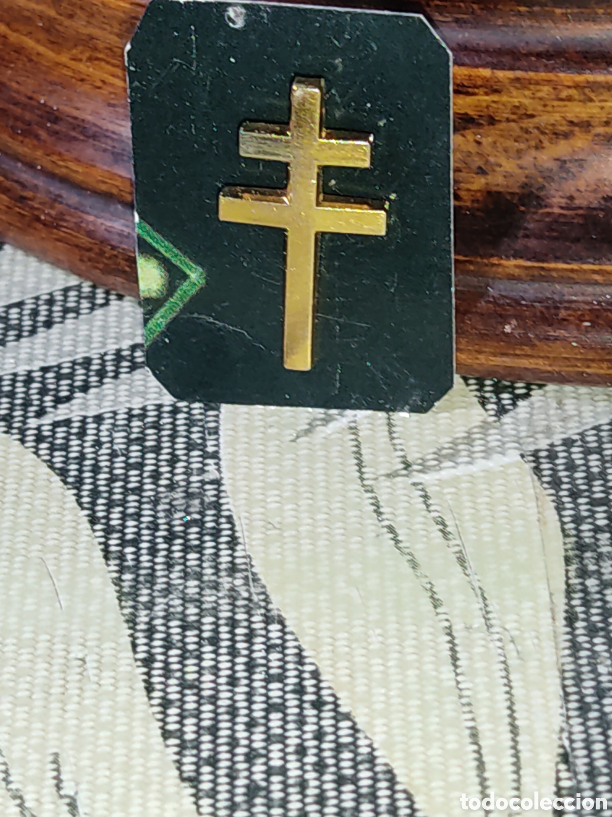 Militaria: Insignia Cruz de Lorena chapada en oro.Vintage.