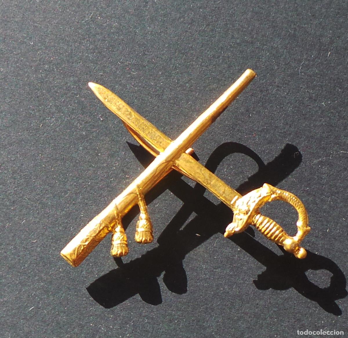 Militaria: DISTINTIVO DE GENERAL 3X3,6. CM APROX.