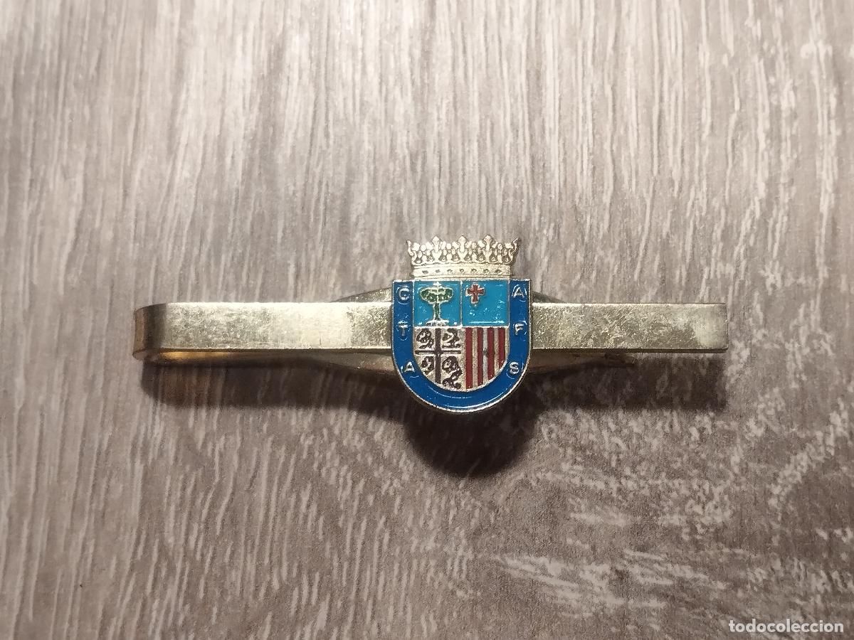 Militaria: TKZ - PASADOR DORADO DE CORBATA. CON ESCUDO Y CORONA MONARQUICA.