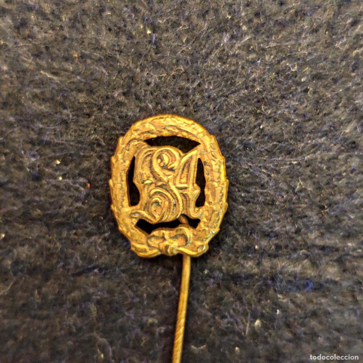 Militaria: NSIGNIA SPORTABZEICHEN (DSA) ALEMANIA POSTERIOR A 1951. BRONCE DORADO